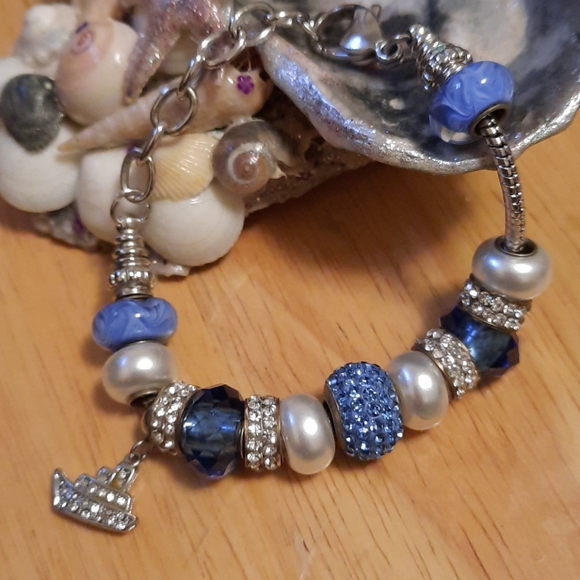 unknown Jewelry - Crystal Blue Sparkle Silver Bracelet with Sparkle